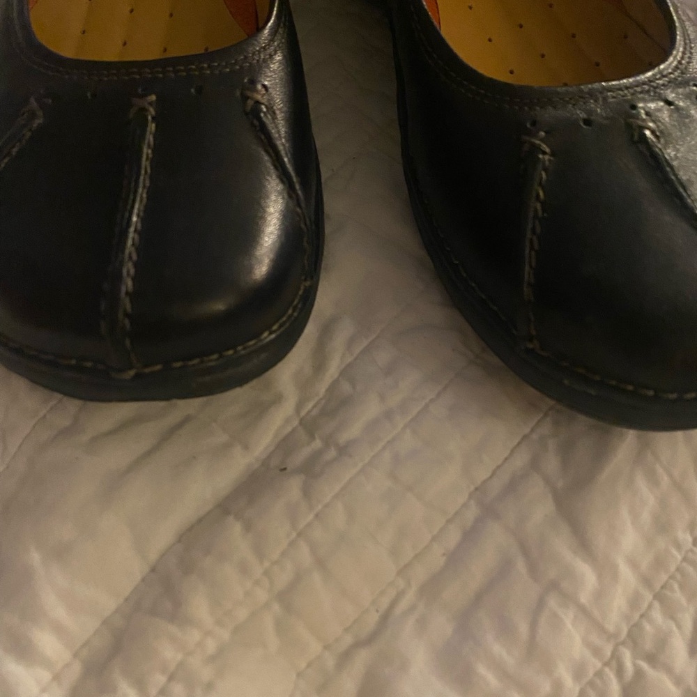 Clarks Black Leather Flats - Picture 2 of 7